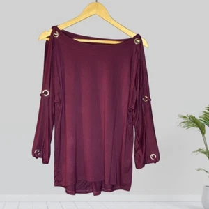 NWT CABLE & GAUGE Women’s Burgundy Cold Shoulder Top Silver Grommets Size M - Picture 1 of 5