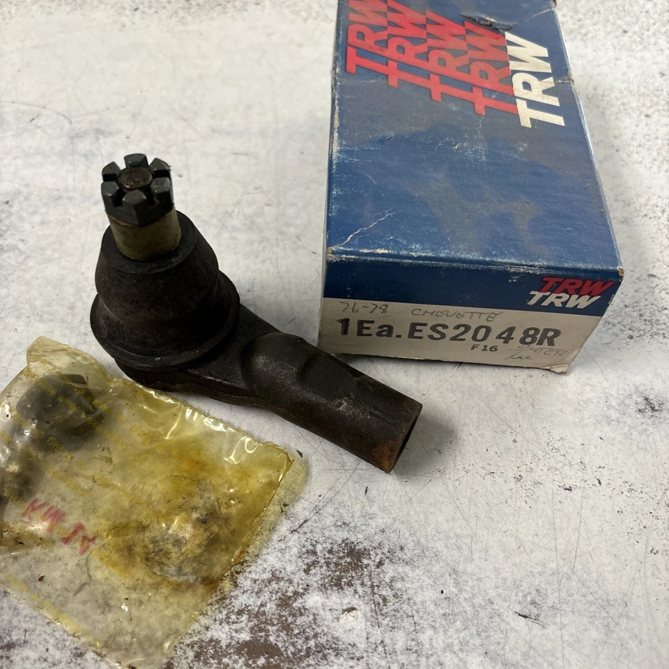 Extremo de varilla de amarre de dirección TRW ES2048R - exterior delantero 76-87 chevette Foto 1 de 1