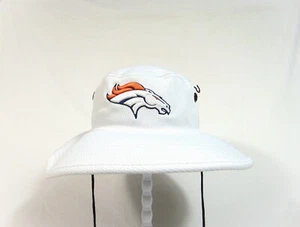 New Era 2023 Denver Broncos Entrenamiento Lateral Panamá Sombrero Cubo OSFM - Imagen 1 de 8