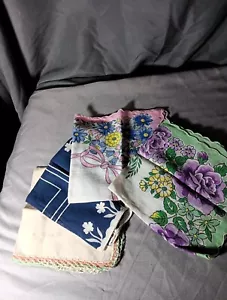 Womans Vintage Hankerchiefs Lot Of 4 Crocheted Edge Spring Design - Picture 1 of 5