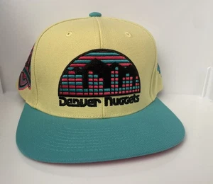 Cappello snapback Mitchell & Ness Denver Nuggets tè freddo limonata/teal-rosa raro - Foto 1 di 8