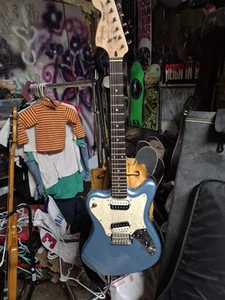 USADO Squier por Fender Paranormal Super-Sonic Blue Sparkle - Imagen 1 de 13