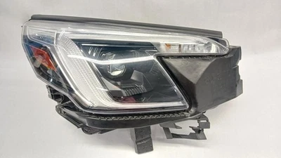 '22-'24 SUBARU FORESTER Faro pasajero derecho OEM grado B Foto 1 de 4