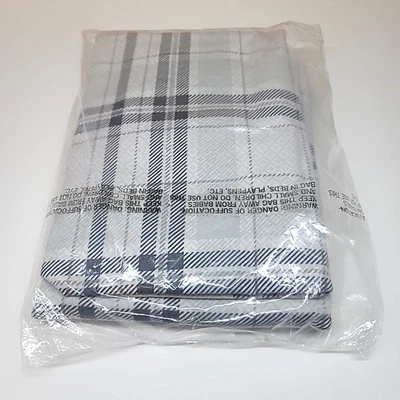 Tela de franela a cuadros de 42" de ancho de 2 yardas-blanco y gris-tela JoAnn acurrucada Foto 1 de 4