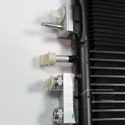 Condensador de aire acondicionado TYC 3897 para cargador Chrysler Dodge 300 Challenger 09-16 Foto 1 de 4