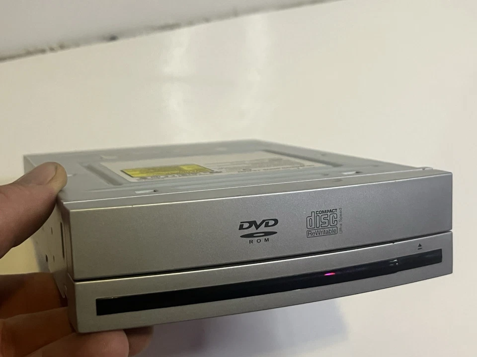 CD-RW/DVD-ROM DRIVE  TS-H492 SILVER FACE - Image 1 of 4