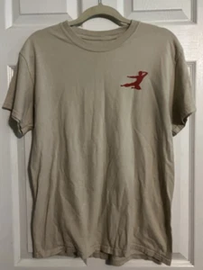 Bruce Lee Mens Beige Jump Bruce Lee Picture T-Shirt Size Medium Rare - Picture 1 of 5