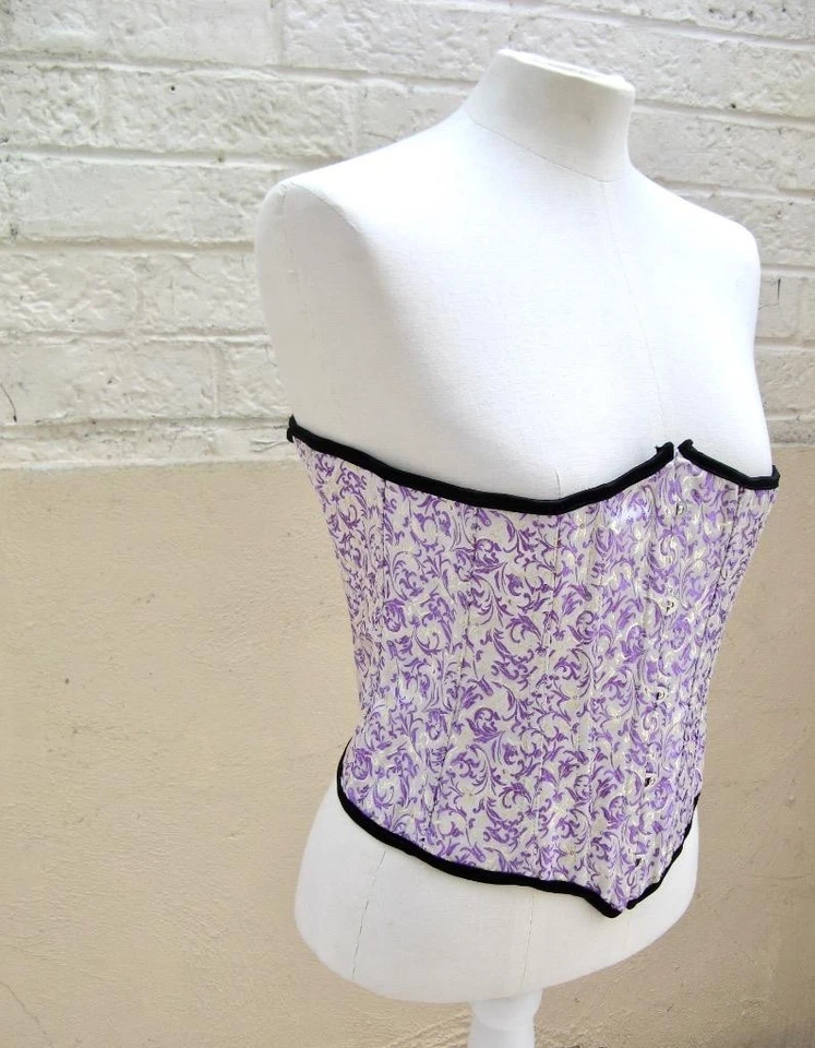 Corset, basque, waspie, corselet  Laced and boned  In excellent condition. Small - Image 1 of 1
