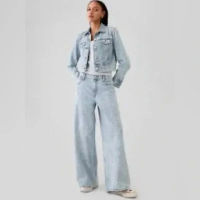 Chaqueta de mezclilla envejecida con botones lavada con ácido Gap de colección usada en excelente estado talla: mediana. Foto 1 de 4