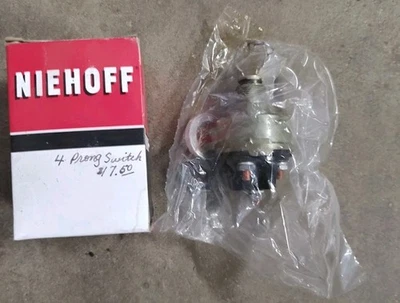 Niehoff UN12141 UN148 US-14 Universal 4 Prong Key Ignition Switch - Image 1 of 4