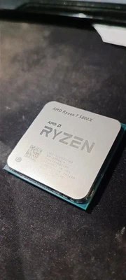 AMD Ryzen 7 5800X 8-core 16-Thread desktop in ottime condizioni - Immagine 1 di 3