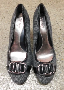 Fabulous Eurosoft Stacked Wood Heels Sofft Pumps Herringbone Black Silver Buckle - Picture 1 of 11