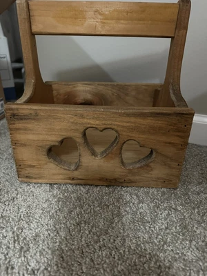 Country wooden heart magazine/storage Box With Handle - Image 1 of 4