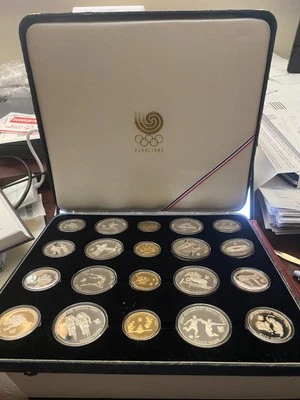 Seoul XXIV Olympic Games 1988 20 (TWENTY) Gold and Silver Coins Collection. - Image 1 of 4
