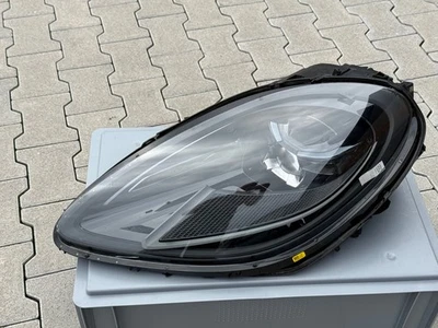 Original Porsche Macan facelift GTS 95b Scheinwerfer Links 95B941015J DEFEKT - Bild 1 von 4