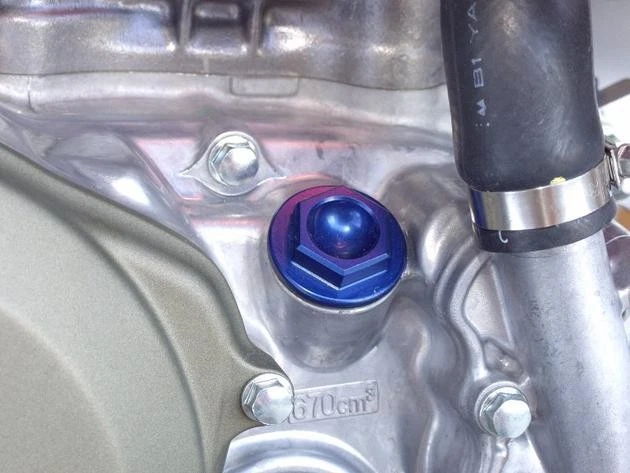 Works Connection Oil Fill Plug Aluminum Blue #24-071 for Honda TRX450 2004-2012 - Image 1 of 1