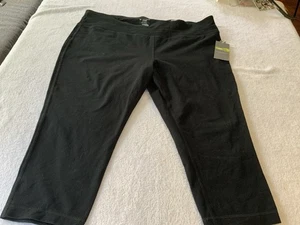 Women’s Dry Tek Capris 2X. SKU 2584 - Picture 1 of 3