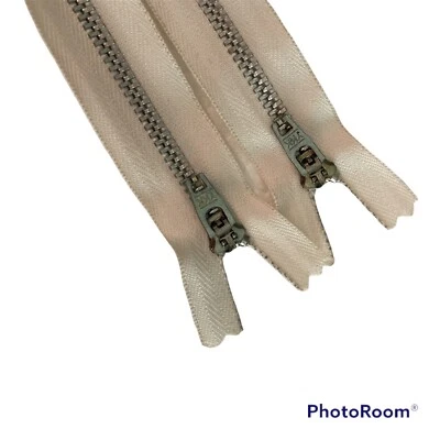 2 pcs Silver Metal Teeth Closed End Zippers 9"inch zipper, #4.5 Off White Tape - Image 1 of 2