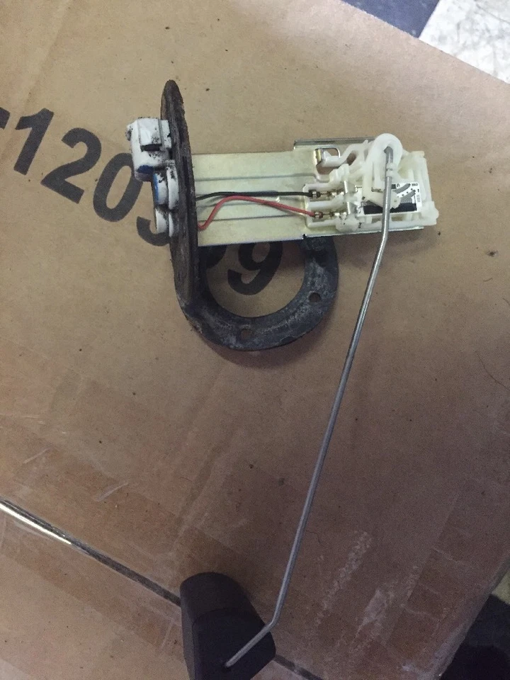 Lexus Is250 2011 unidad de envío de gasolina y combustible OEM Foto 1 de 1