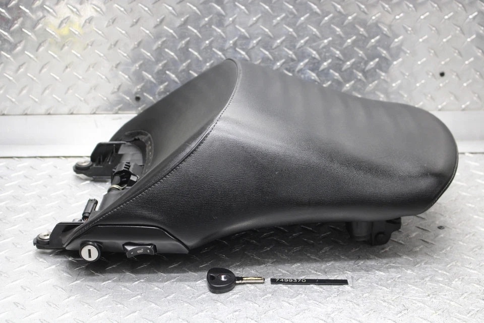 BMW K1600GT 2012 ABS ASIENTO TRASERO SILLÍN 668833 (tiene 1 llave) Foto 1 de 4