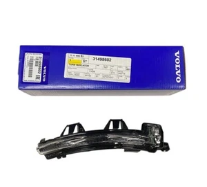 Genuine Volvo Right (Pass) Side Mirror Turn Signal Light S60 S90 V60 V90 XC40 - Picture 1 of 2