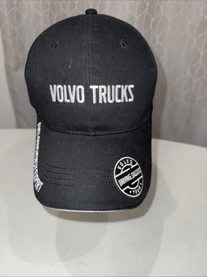 VOLVO Camiones en Blanco sobre Negro Sombrero Gorra Gancho de Combustible Lazo de Gancho de Billete Estrecho De Colección Foto 1 de 4