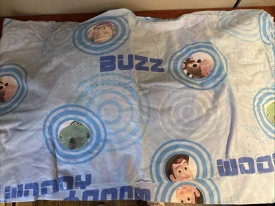 Juego completo de sábanas Disney Pixar Toy Story - planas, ajustadas, 2 fundas de almohada - ligeramente usadas Foto 1 de 4