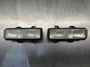 1989-1991 Chevrolet V1500 Suburban Right & Left Lower Headlight Turn Signal OEM - Picture 1 of 6