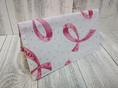 Porta billetera chequera con estampado de tela de concientización sobre el cáncer de mama EE. UU. Hecho a mano Listo Foto 1 de 3