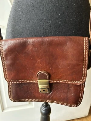 Bandolera vintage años 80 The Bridge cuero marrón con llave Foto 1 de 4