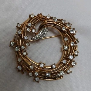 Vintage MCM Ciner Wreath Rhinestone Gold Tone Brooch Pin Signed 1.5" - Picture 1 of 6