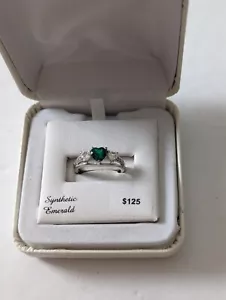 Sterling Silver DESIGNER A Emerald & Sapphire Simulated Heart Ring Size 7 May B - Picture 1 of 9