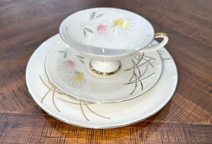 Juego de 15 trío de té SCHUMANN ARZBERG BAVARIA MCM taza de té platillo plato dorado y floral - Imagen 1 de 5