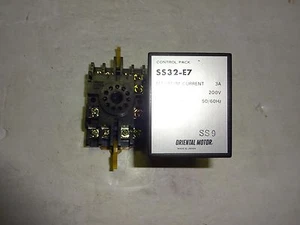 ORIENTAL MOTOR SS32-E7 CONTROL PACK RELAY WITH RELAY SOCKET - Picture 1 of 7