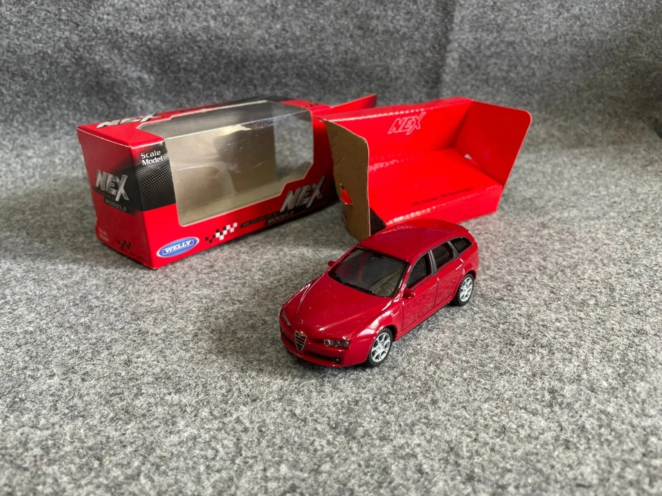 ALFA ROMEO ALFA 159 SPORTWAGON SCALA 1/43 modellino METALLO die cast WELLY NEX - Immagine 1 di 4