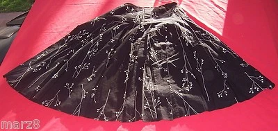 Jones New York Collection Black Cotton Skirt w Embroidered Flowers Misses Size 4 - Image 1 of 4