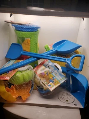 Hape - Ultimate Beach Toy Bundle - Blue - Image 1 of 4