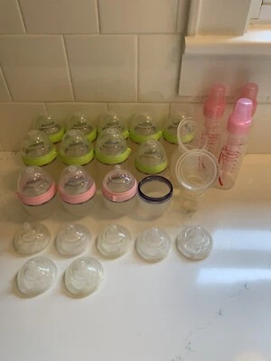 Lote de botellas Como Tomo *8 (8 oz) 5 (5 oz)* 2 extractores de leche Haakaa 3 biberones Dr Browns Foto 1 de 4