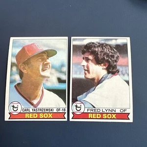 Topps Baseball 1979 # 320 Yastrzemski y # 480 Lynn Red Sox casi nuevo - Imagen 1 de 2