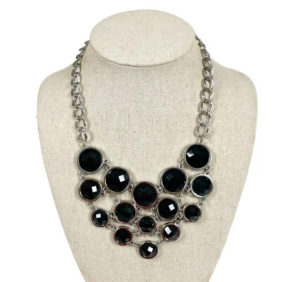 Collar Babero Lia Sophia - Tono Plata con Estrás Facetado Negro Declaración Foto 1 de 4