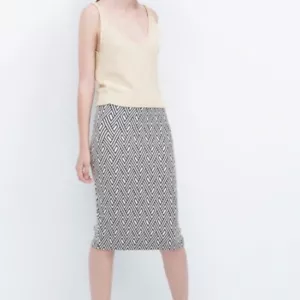 Zara Midi Skirt M Black & White Geometric Pattern Knit Jacquard Pencil Midi - Picture 1 of 7