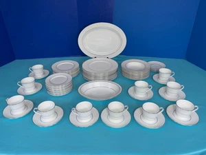 70 Teile Royal Doulton LACE POINT Platin Service für 10 + Suppenschalen + Extras - Bild 1 von 4