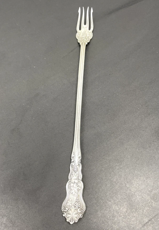 Tenedor encurtido u oliva plateado Moselle American Silver Co sin monograma 8,25 pulgadas Foto 1 de 4