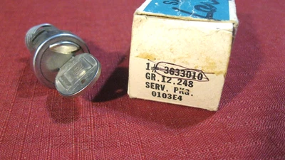 Oldsmobile 1969 "98" cubierta tapa cerradura y llave, 3633010 Foto 1 de 3