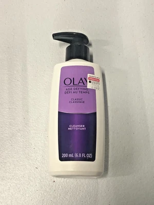 Limpiador facial clásico Olay Age Defying todo tipo de piel 200 ml (6,8 fl oz) Foto 1 de 2