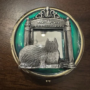 Katze schaut im Spiegel goldfarbene Pillendose 3 Fächer Vintage Schmuckdose - Bild 1 von 1