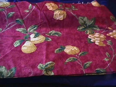 ВИНТАЖНЫЙ КРАСНЫЙ ЦВЕТОЧНЫЙ И ФРУКТОВЫЙ УЗОР ТКАНИ WAVERLY МИСТРАЛЬ США ТРАФАРЕТНАЯ ПЕЧАТЬ - Изображение 1 из 4