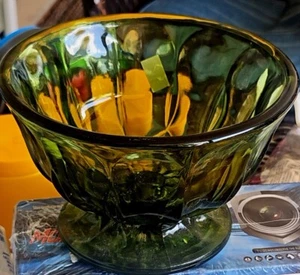 Vintage Fairfield Anchor Hocking Glass Candy Dish Serving Avocado Green MCM LG - Picture 1 of 5