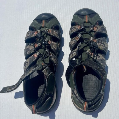 Sandalias de Senderismo KEEN Exterior Impermeables Punta Cerrada Verde Marrón Camuflaje Foto 1 de 4