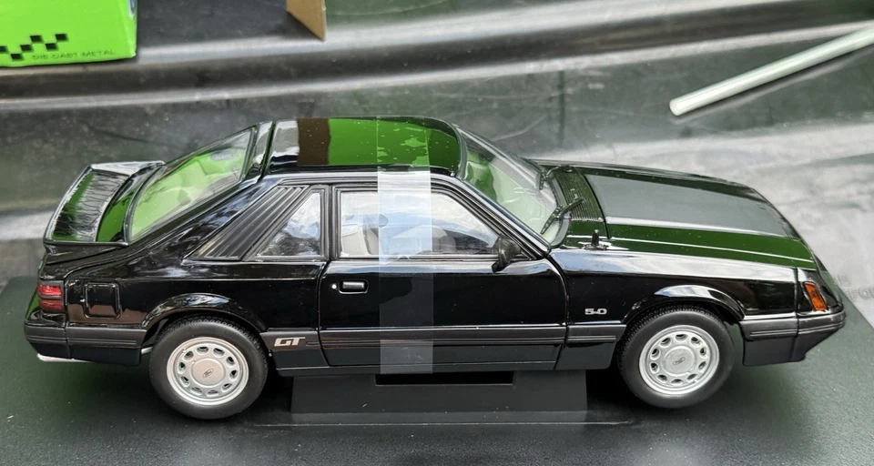 Ford Mustang GT 5.0 1986 1:18 cupé negro diecast modelo coche carrocería Fox Foto 1 de 4